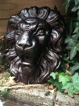 Grote leeuwenkop,vol steen, donkerbrons-leeuw-fontein - 1