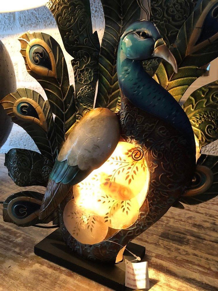 Pauw lamp, decoratief, metaal, mooie lamp, sierlijk. - Afbeelding 7