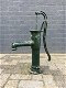 Ouderwetse waterpomp, vol gietijzer, groen-waterpomp - 0 - Thumbnail