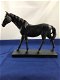 Beeld paard op stand, polystone bruin-zwart-paard-beeld - 2 - Thumbnail