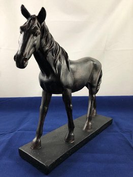 Beeld paard op stand, polystone bruin-zwart-paard-beeld - 3