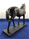 Beeld paard op stand, polystone bruin-zwart-paard-beeld - 6 - Thumbnail