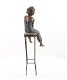 Beeld polystone van een kleine jonge op stoel- stoel-beeld - 4 - Thumbnail