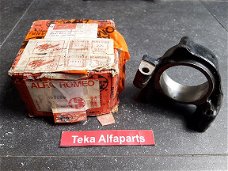 Alfa Romeo Alfasud Lagerhuis voorwielnaaf AR 102289 links NOS