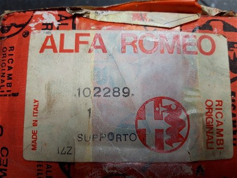 Alfa Romeo Alfasud Lagerhuis voorwielnaaf AR 102289 links NOS - 6
