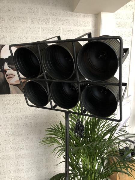 industriële lamp op statief, zwaar uitgevoerd metaal -kado. - Afbeelding 3