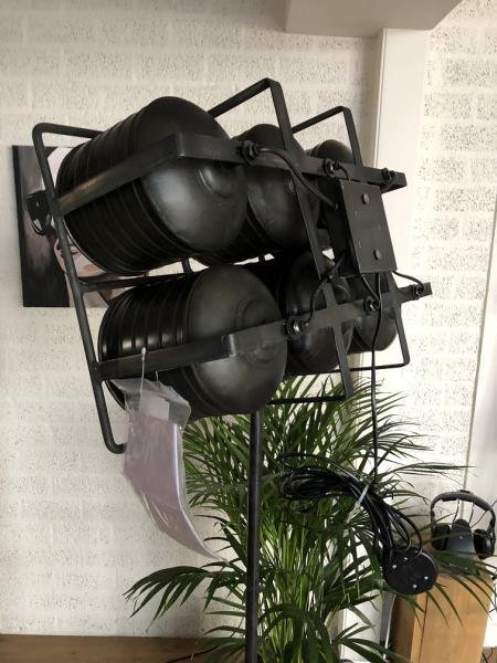 industriële lamp op statief, zwaar uitgevoerd metaal -kado. - Afbeelding 5