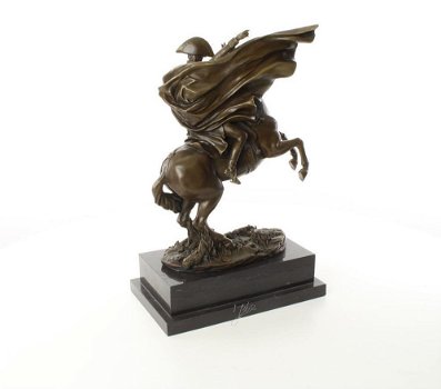 Bronzen beeld van Napoleon die de Alpen trotseert - 4