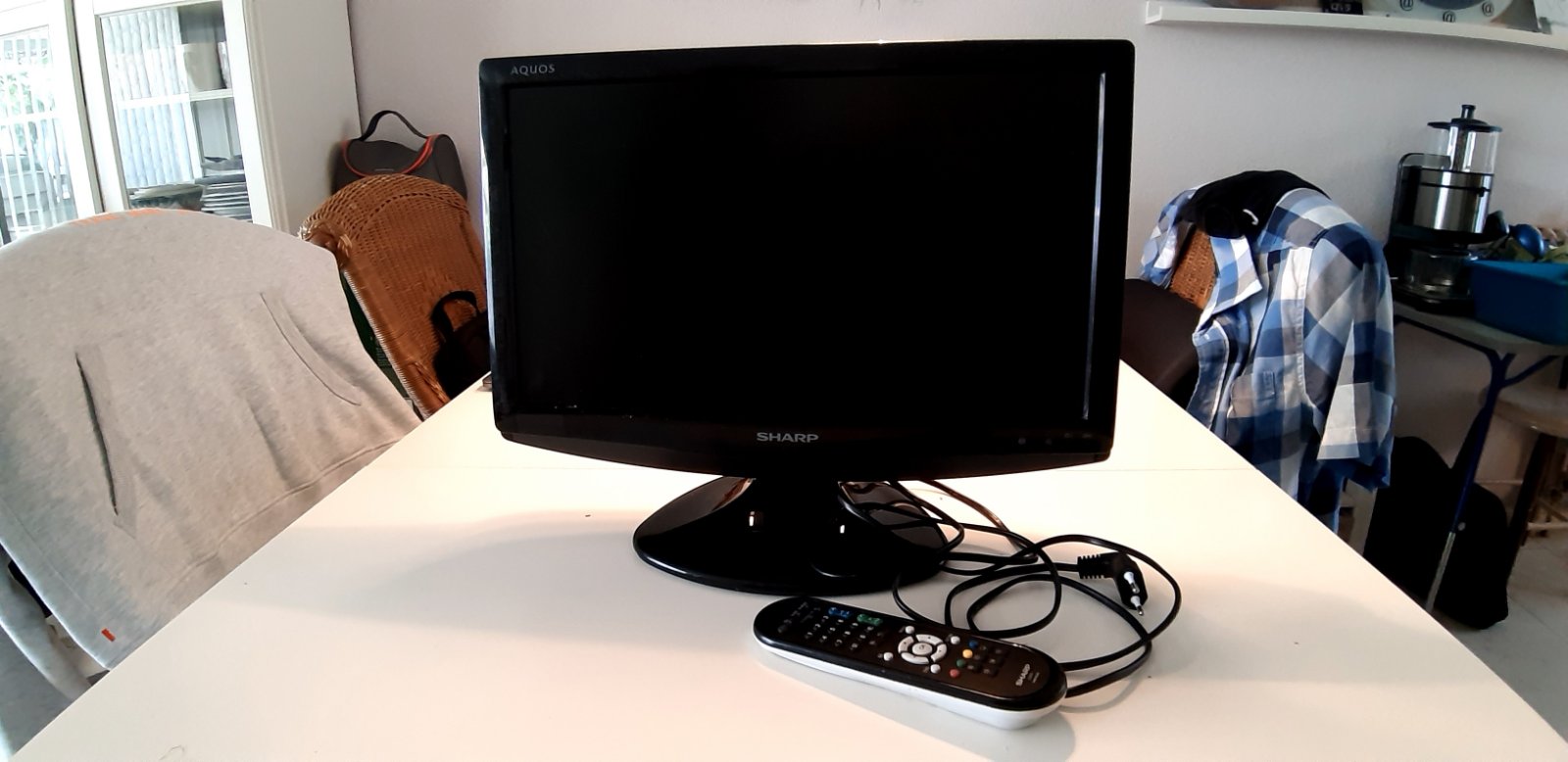sharp aquos lcd tv met afstandsbediening - Afbeelding 2