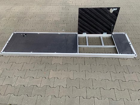 Voor de muur Alu Steiger Typ Plettac 192m2 platformen 3m - 3