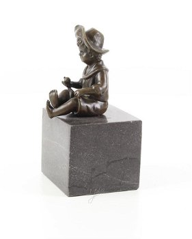 jongen -jongetje -brons beeld-sculptuur- zittend jongentje - 2