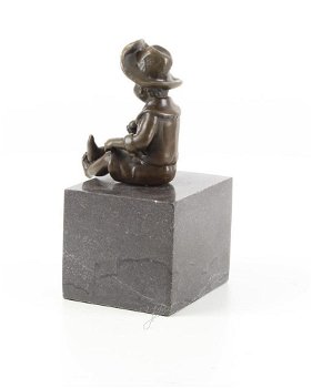 jongen -jongetje -brons beeld-sculptuur- zittend jongentje - 3