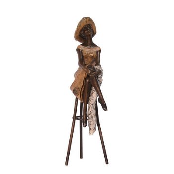 Kruk -bronzen dame- vrouw, zittend op een kruk-elegant - 0
