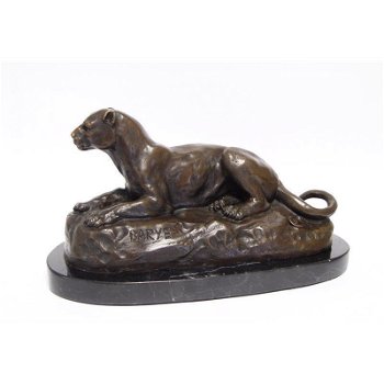 Leeuwin-bronzen beeld een liggende leeuwin -brons - 0