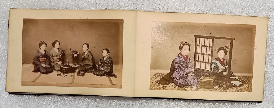 [Japan] Album met 24 foto's van Japanse Vrouwen c.1888 - 4