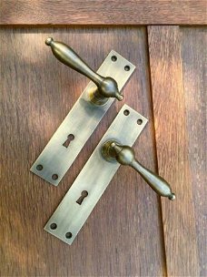 Landhaus deurbeslag, deurknoppen gepatineerd koperen