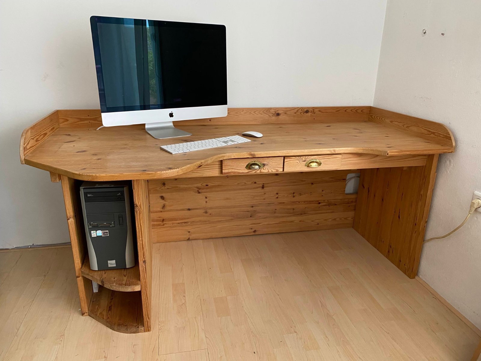 Uniek bureau van Noors grenen - Afbeelding 2