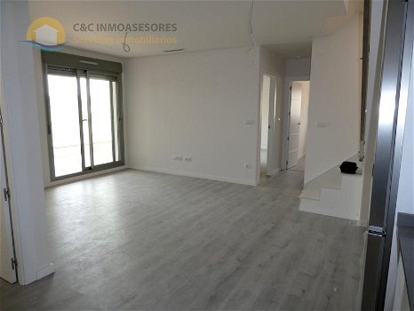 Ongemeubileerd prachtig nieuw penthouse te huur Ref: 1173 - 5