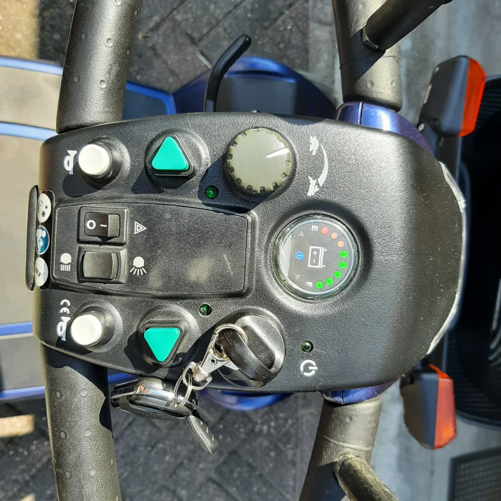 SCOOTMOBIEL TE HUUR - Afbeelding 7