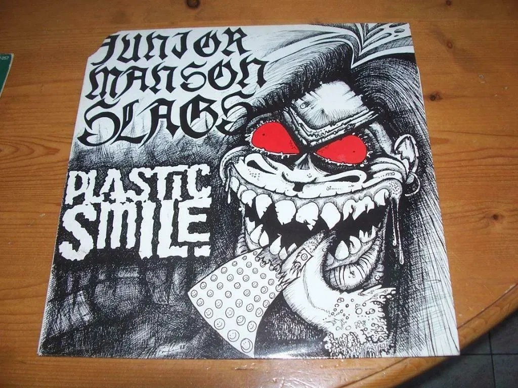 The Junior Manson Slags* The Plastic Smile - nr. 1