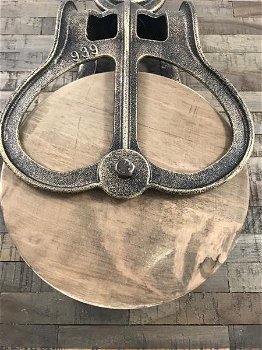 Een fraaie katrol, cast iron pully, groot- katrol - groot - 3
