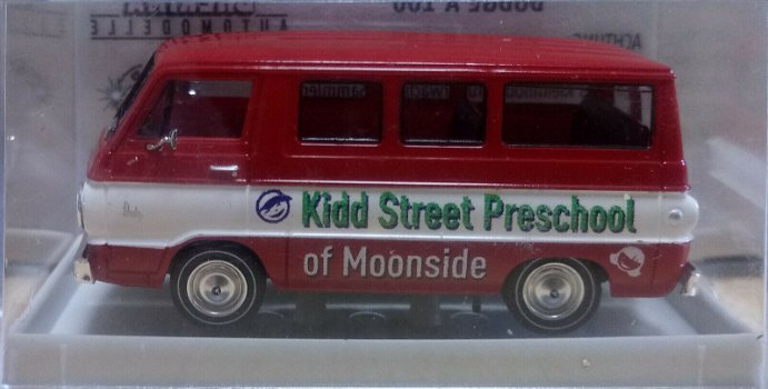 1:87 Brekina 34320 Dodge A 100 Bus Moonside Preschool - 0