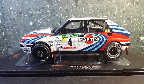 Lancia Delta Integrale #4 MARTINI 1:18 Ixo V501 - 0