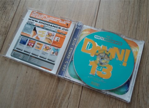 De originele dubbel-CD DAMN! 13 100% Dancehits van Digidance - 2