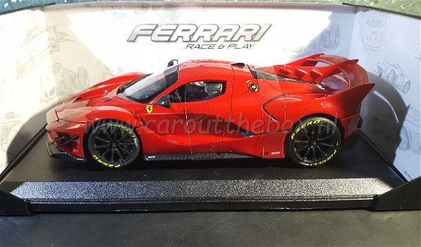 Ferrari FXXK evo rood 1:18 Bburago - 3