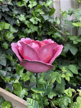 Metalen roos, leuke decoratie voor in de tuin- roos-kado - 0