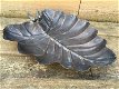 Metalen vogelbad, in de vorm van een blad, met 2 vogels - 4 - Thumbnail