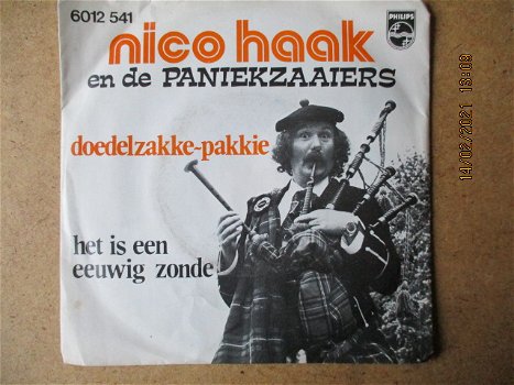 a0197 nico haak en de paniekzaaiers - doedelzakkie-pakkie - 0