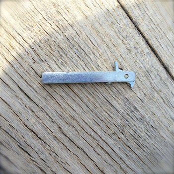 Half spindel 8 x 8 mm, voor montage op de oude deur - 0