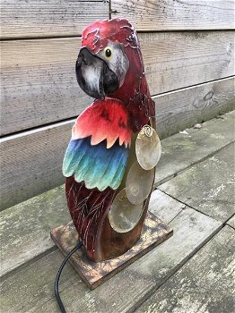 Een metalen lamp in de vorm van een papegaai,paegaai - 1