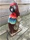 Een metalen lamp in de vorm van een papegaai,paegaai - 1 - Thumbnail