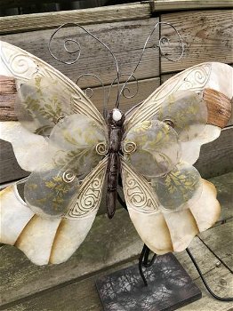 Een metalen lamp van een vlinder, heel mooi!-kado-lamp - 6
