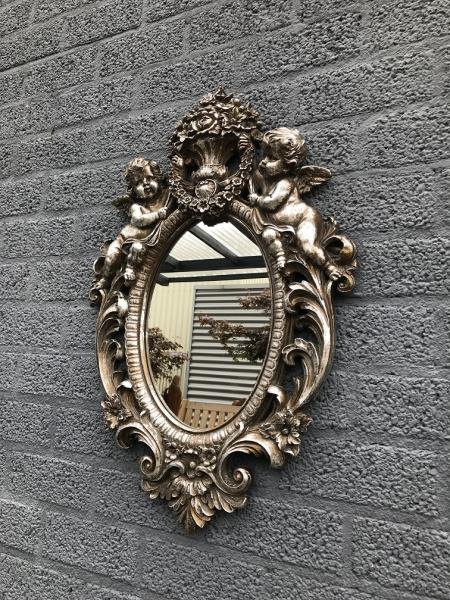 Een mooie decoratieve spiegel,zilveren omlijsting-2 engelen - Afbeelding 3
