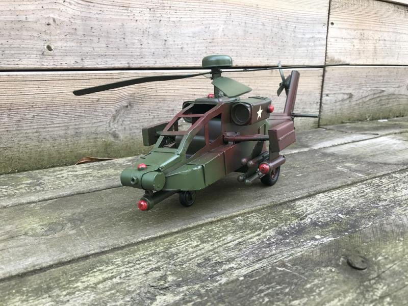 Metalen schaalmodel- Apache helikopter-gevechtshelikopter - nr. 1