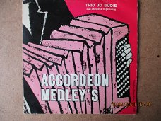a0888 trio jo budie - accordeon medleys