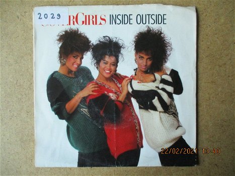 a1135 cover girls - inside outside - 0