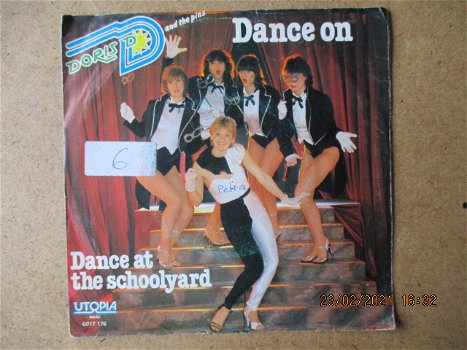 a1216 doris d and the pins - dance on - 0