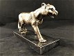 Een brons iron beeld/sculptuur - een leeuwin.-kado-beeld - 2 - Thumbnail