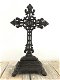 Een kruis op standaard gemaakt van gietijzer - 0 - Thumbnail