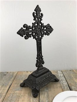 Een kruis op standaard gemaakt van gietijzer - 6