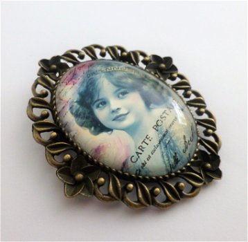 Broche met nostalgische afbeelding achter glas - 2