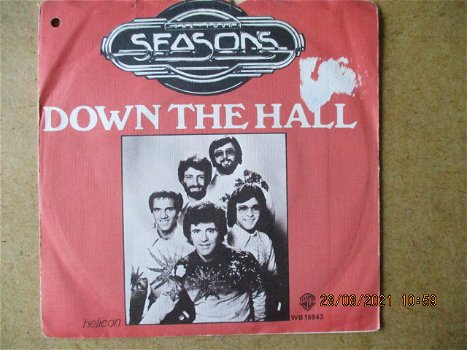 a1537 four seasons - down the hall - 0
