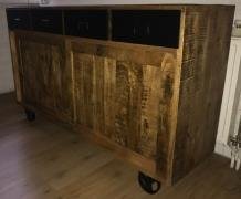 Fraai dressoir met 2 schuifdeuren en 4 lades, ijzeren wielen - Afbeelding 3