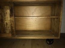 Fraai dressoir met 2 schuifdeuren en 4 lades, ijzeren wielen - Afbeelding 8