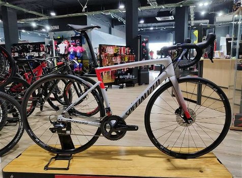 2020 Specialized Tarmac SL6 Base Disc - 3