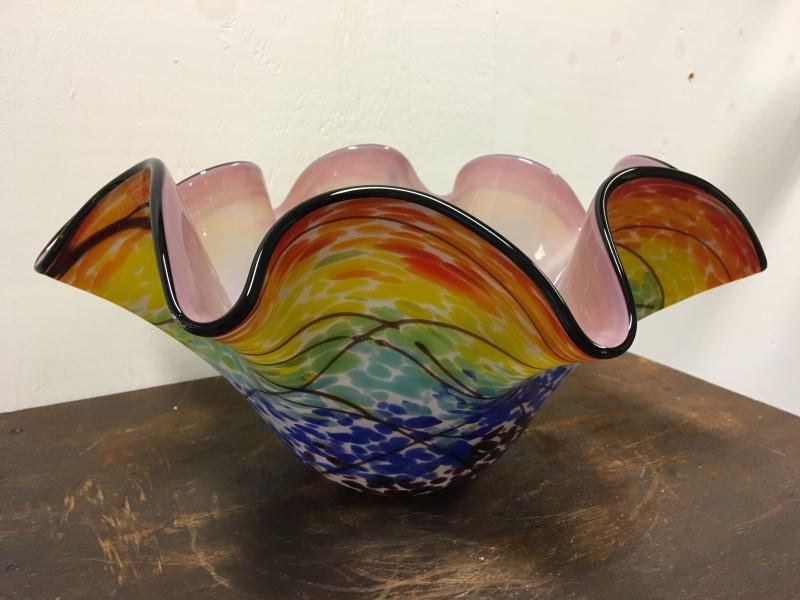 geblazen schaal, facinerend mooi-glas,de hand vervaardigd - nr. 1